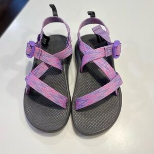 NWOT Girls Chacos